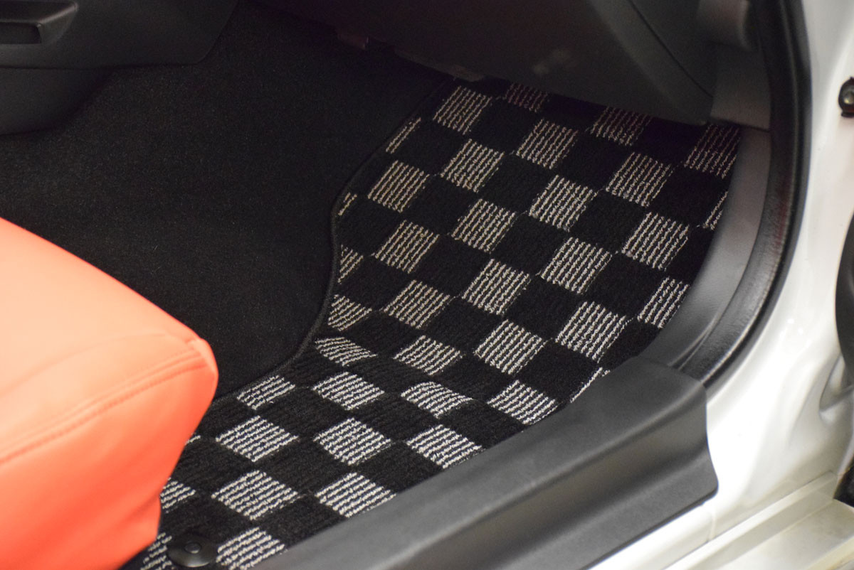 Zero Small Square Floor Mats For Miata MX-5 NC | REV9
